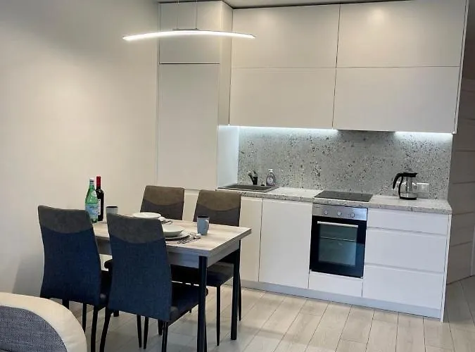 Central Apartment アパート *